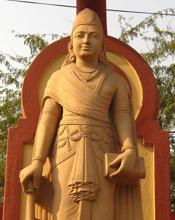 क्या अशोक के बौद्ध धर्म स्वीकार करने से भारत कमज़ोर हुआ?