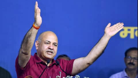 दिल्ली में पुरानी शराब नीति पर लौटी केजरीवाल सरकार, CBI जांच की सिफारिश के बाद मनीष सिसोदिया.