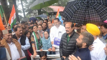 बढ़ती महंगाई, बेरोजगारी के विरोध में कांग्रेस का जोरदार प्रदर्शन.