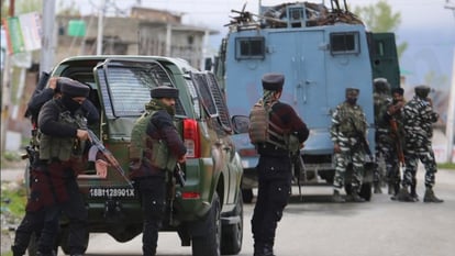 जम्मू-कश्मीर में दो दिन में तीसरा आतंकी हमला, अनंतनाग में पुलिसकर्मी घायल.