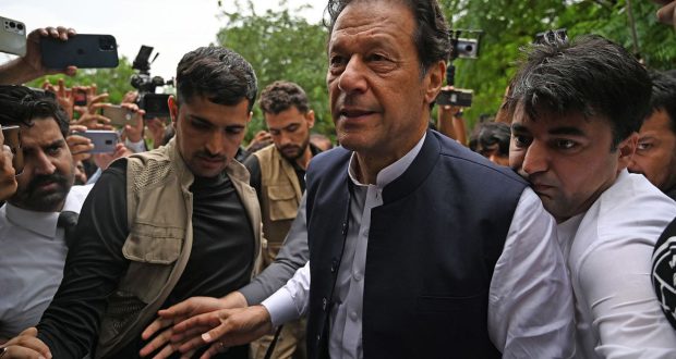Imran Khan: Pakistan in deadly violence as ex-PM charged with corruption