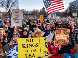 Donald Trump के ख़िलाफ़ पूरे अमेरिका में व्यापक विरोध प्रदर्शन