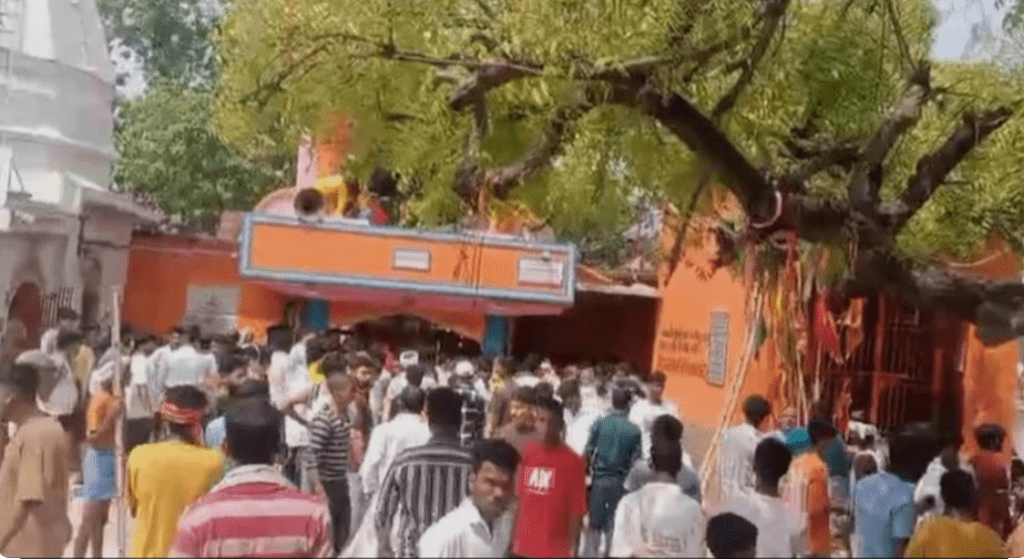 बिहार के नालंदा में मंदिर में भगदड़