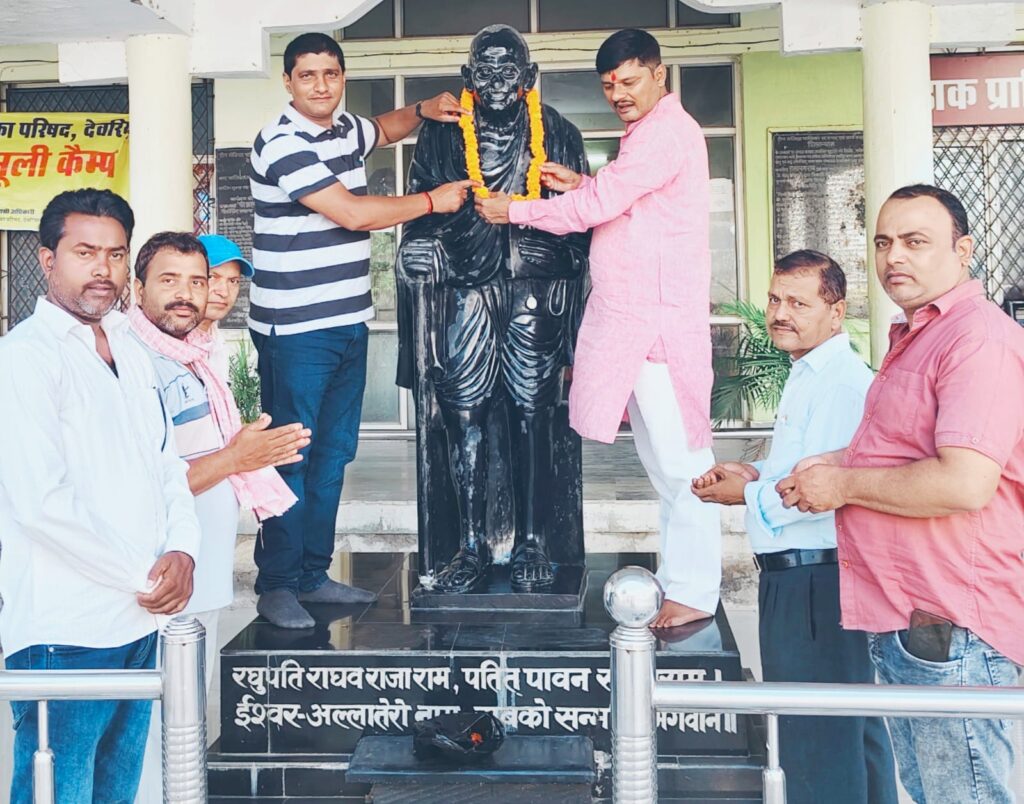 bjp-kisan-morcha-pays-tribute-