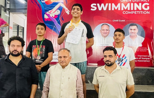 anav-ayanveer-best-swimmers