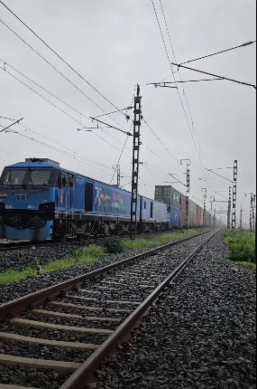 railways-first-double-stack-lo