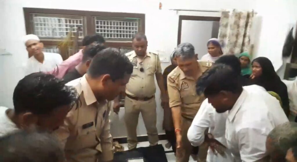 amethi-woman-found-hanging-fr