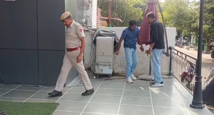 udaipur-following-broad-daylig