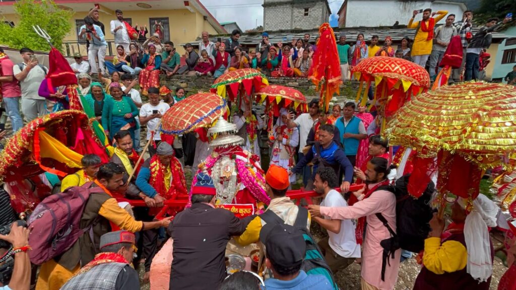 uk-nanda-lokjat-kailash