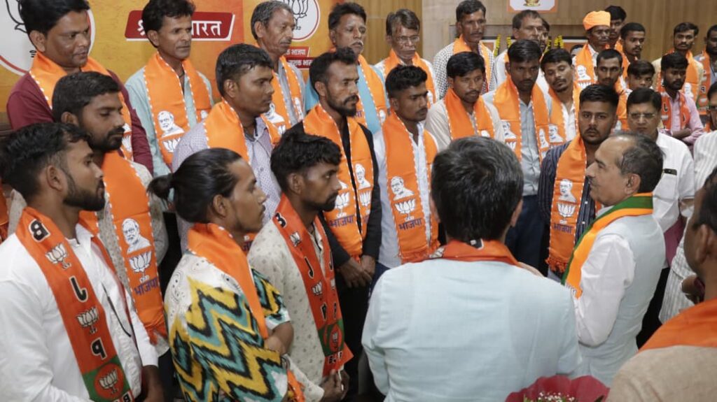bap-workers-join-bjp-dungarpur-